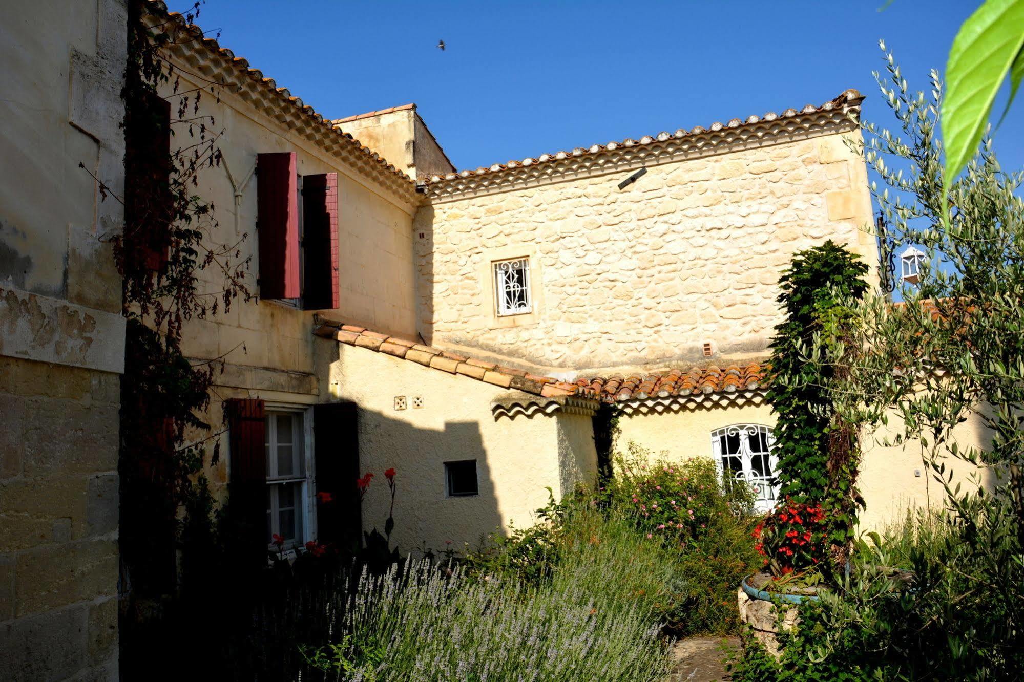 Le Mas De La Feniere Arles Buitenkant foto